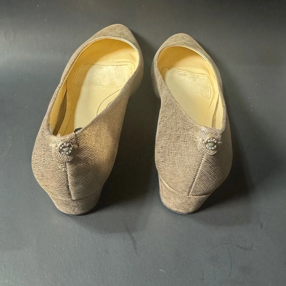 Alex Marie Womens Pointed Toe Low Wedge Pumps Metallic Champagne Gold Size 8
